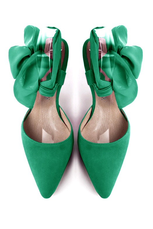 Chaussures habillées, élégantes et raffinées, ouvertes à l'arrière avec un foulard autour de la cheville, coloris vert émeraude. Bout effilé. Mi-haut à haut. Talon bobine. Cérémonie, soirée, cocktail, évènementiel. Personnalisation : Choix des cuirs, 
                des couleurs et des talons. Petites et grandes pointures. - Florence KOOIJMAN